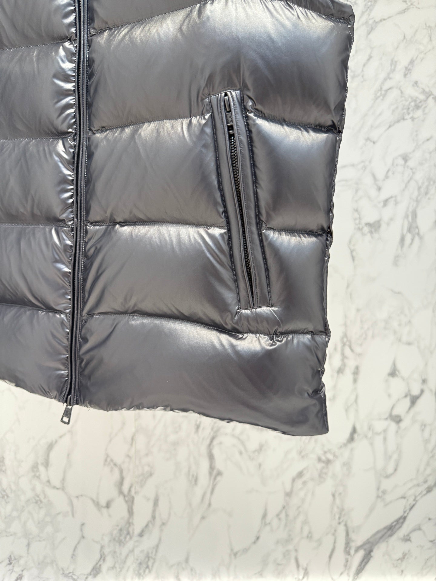 Pre-Owned Moncler Down Vest – Luxury Puffer Gilet with Iconic Logo, Timeless Black & Yellow Lining