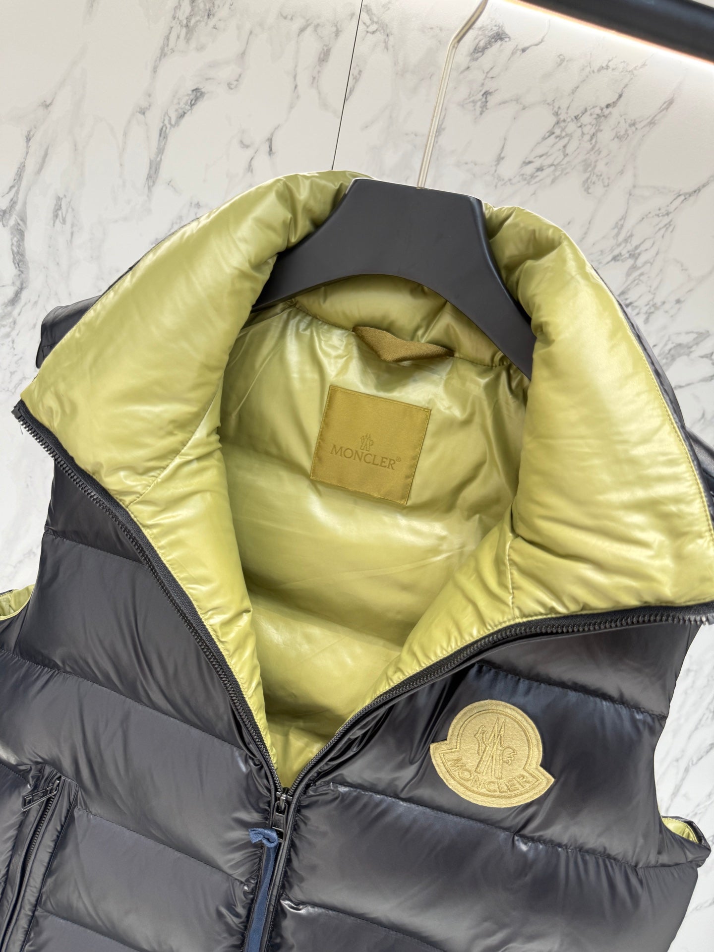 Pre-Owned Moncler Down Vest – Luxury Puffer Gilet with Iconic Logo, Timeless Black & Yellow Lining