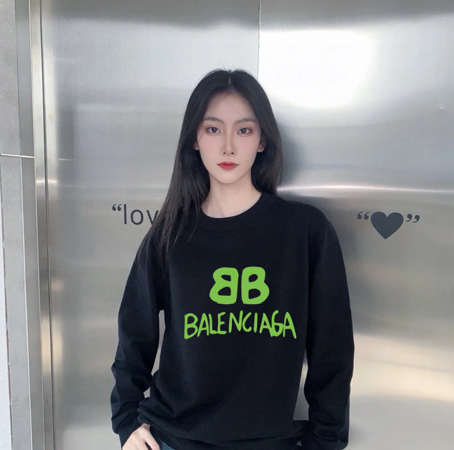 Pre-Owned Balenciaga Logo Sweatshirt – Oversized Round-Neck Cotton Pullover, Like New