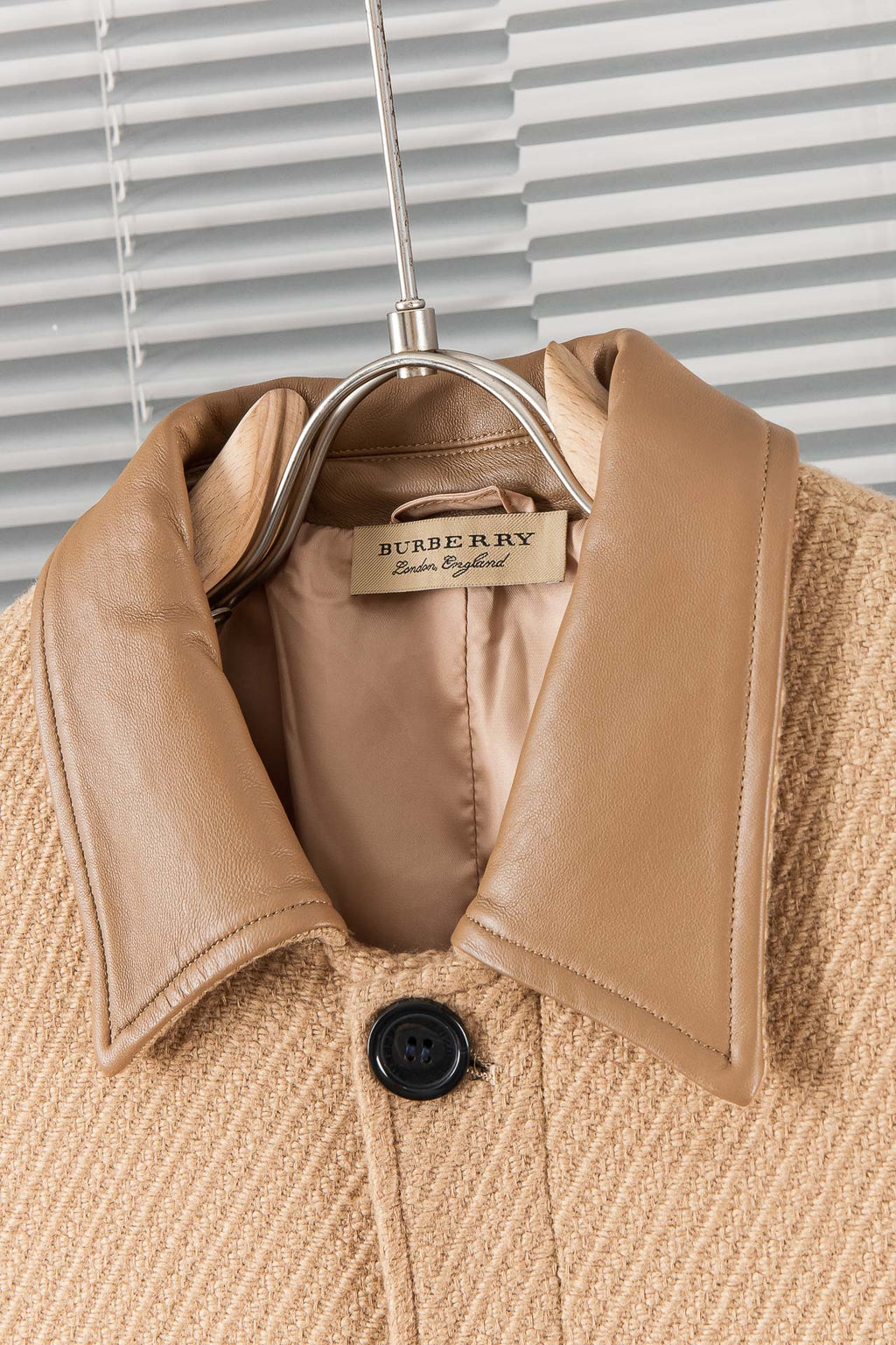 Pre-Owned Burberry Wool-Cashmere Coat – Like New Camel Longline Overcoat, Timeless Luxury