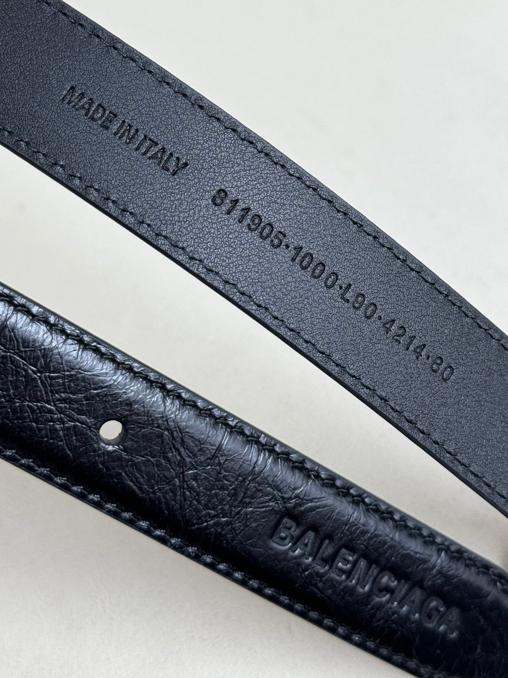 Pre-Owned Balenciaga Leather Belt – 2.5cm Width, Classic BB Logo Buckle, Like New Condition
