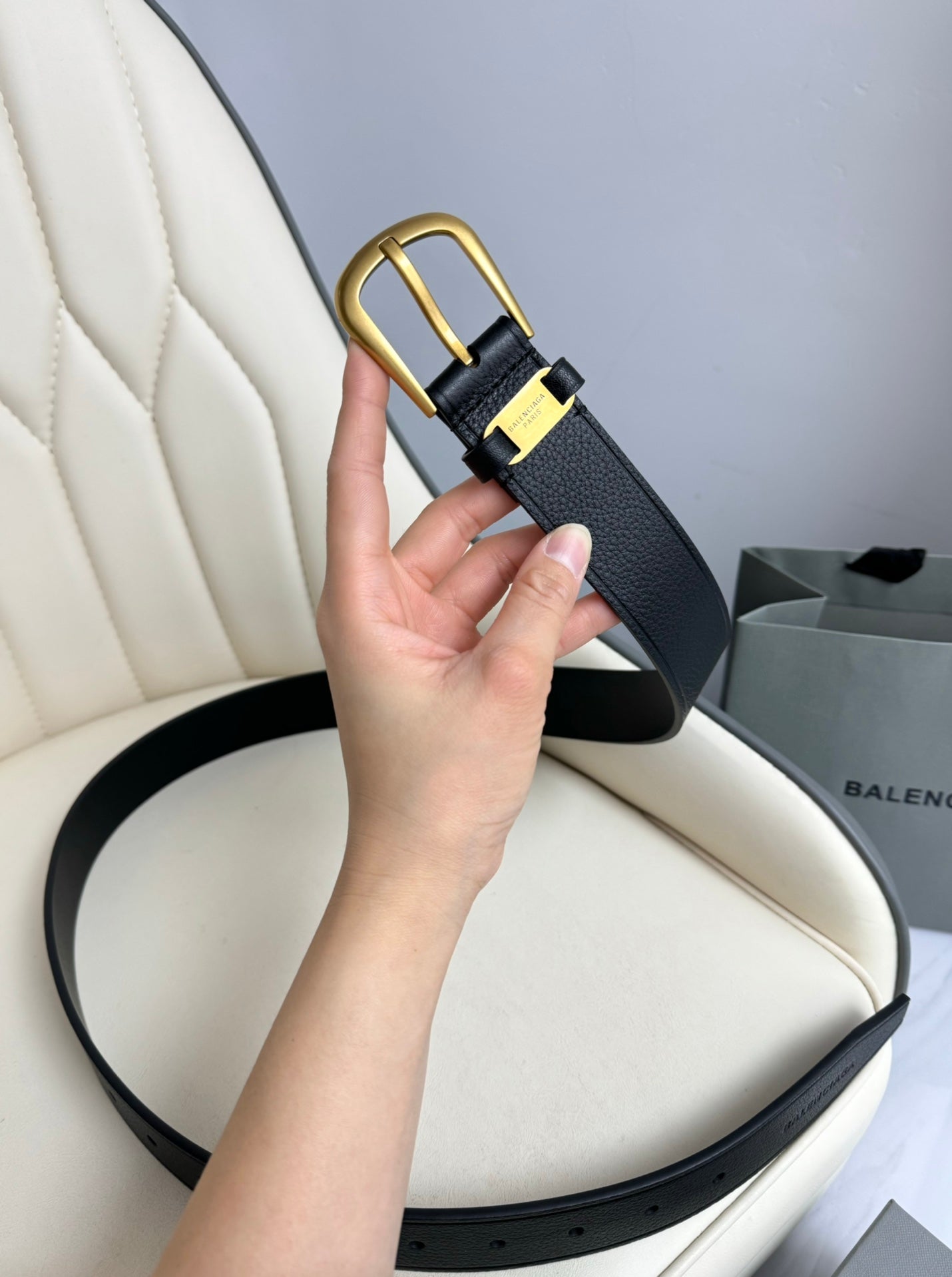 Pre-Owned Balenciaga Leather Belt – 3.5cm Width, Gold-Tone Buckle, Timeless Minimalist Luxury