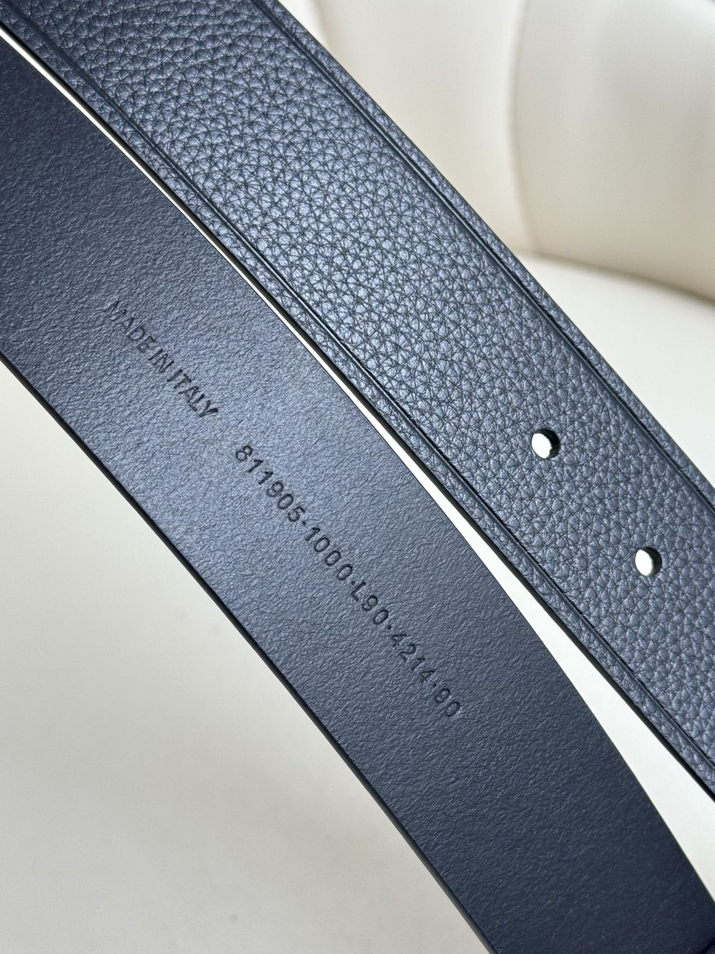 Pre-Owned Balenciaga Leather Belt – 3.5cm Width, Gold-Tone Buckle, Timeless Minimalist Luxury