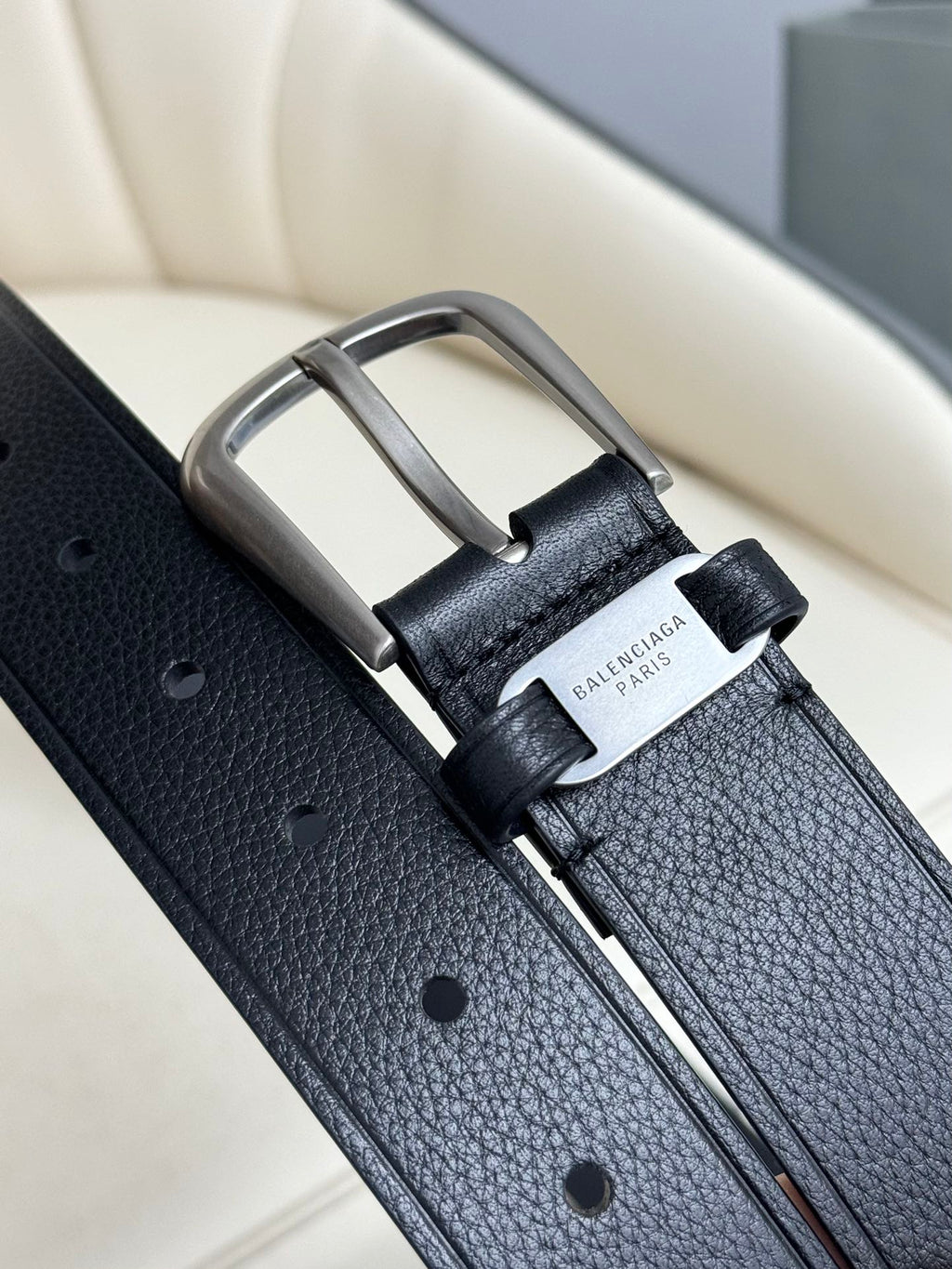 Pre-Owned Balenciaga Leather Belt – 3.5cm Width, Gold-Tone Buckle, Timeless Minimalist Luxury