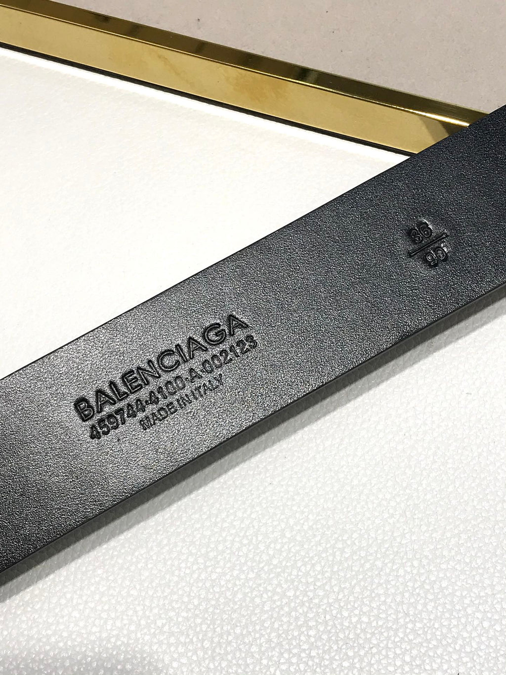 Pre-Owned Balenciaga 35mm Leather Belt – NFC-Enabled Black Waist Belt with Logo Buckle, Fall/Winter Edition
