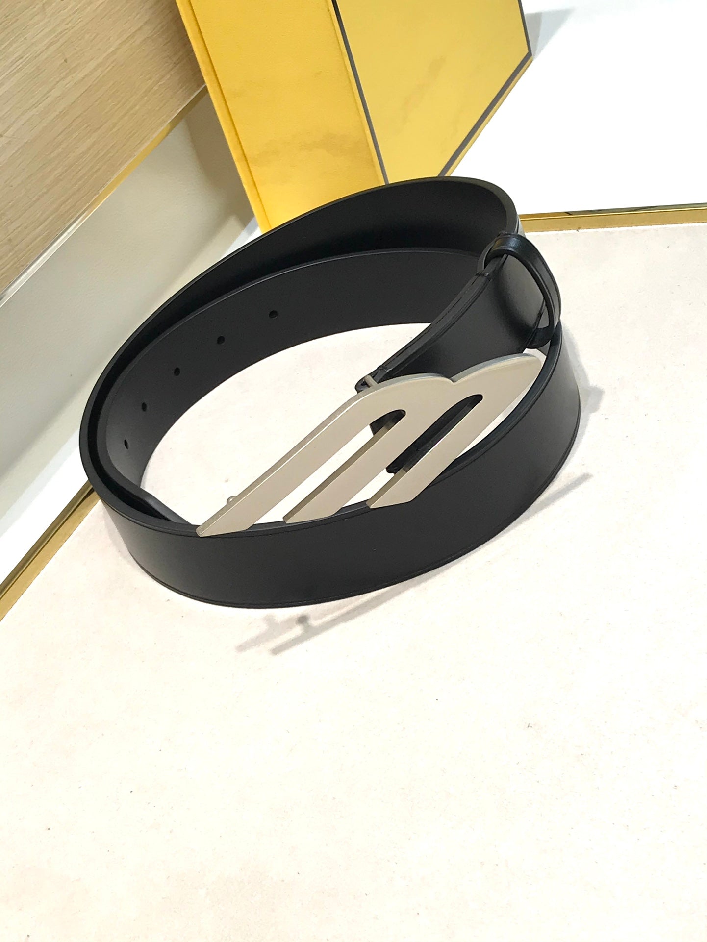 Pre-Owned Balenciaga 35mm Leather Belt – NFC-Enabled Black Waist Belt with Logo Buckle, Fall/Winter Edition