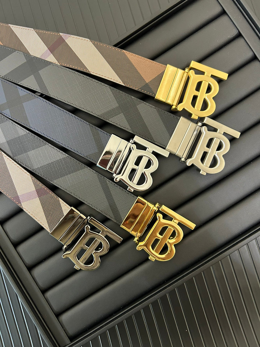 Pre-Owned Burberry London Check Leather Belt with Monogram Logo Buckle, Width 3.5cm