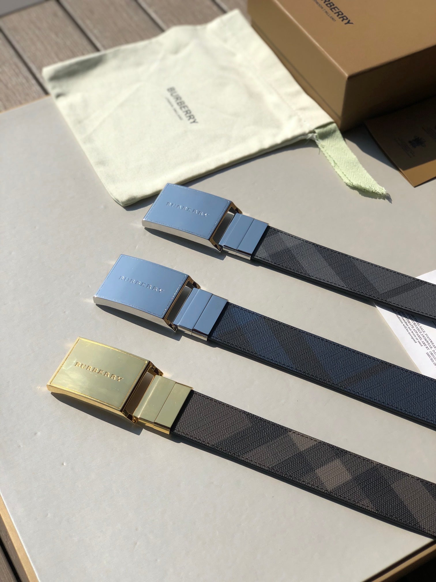 Pre-Owned Burberry Men’s London Check Reversible Leather Belt with TB Logo Buckle, 3.5cm Width