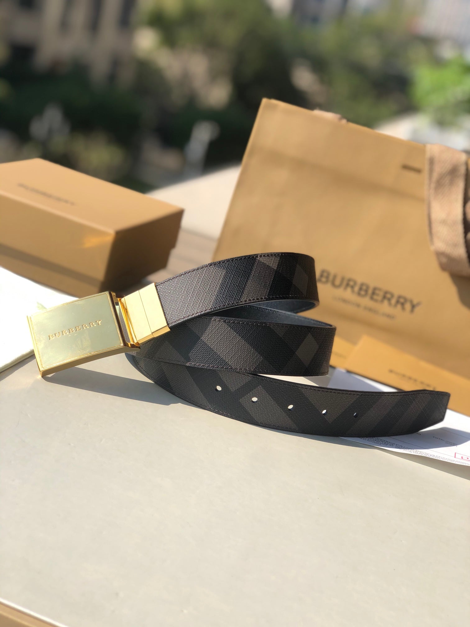 Pre-Owned Burberry Men’s London Check Reversible Leather Belt with TB Logo Buckle, 3.5cm Width