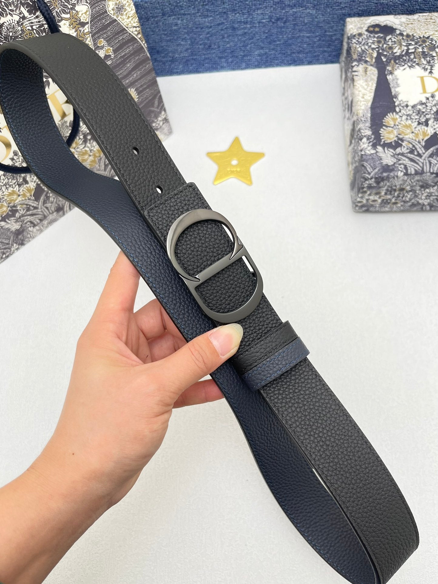 Pre-Owned Dior Men’s Reversible Calfskin Leather Belt with Solid Brass Buckle, 3.5cm Width