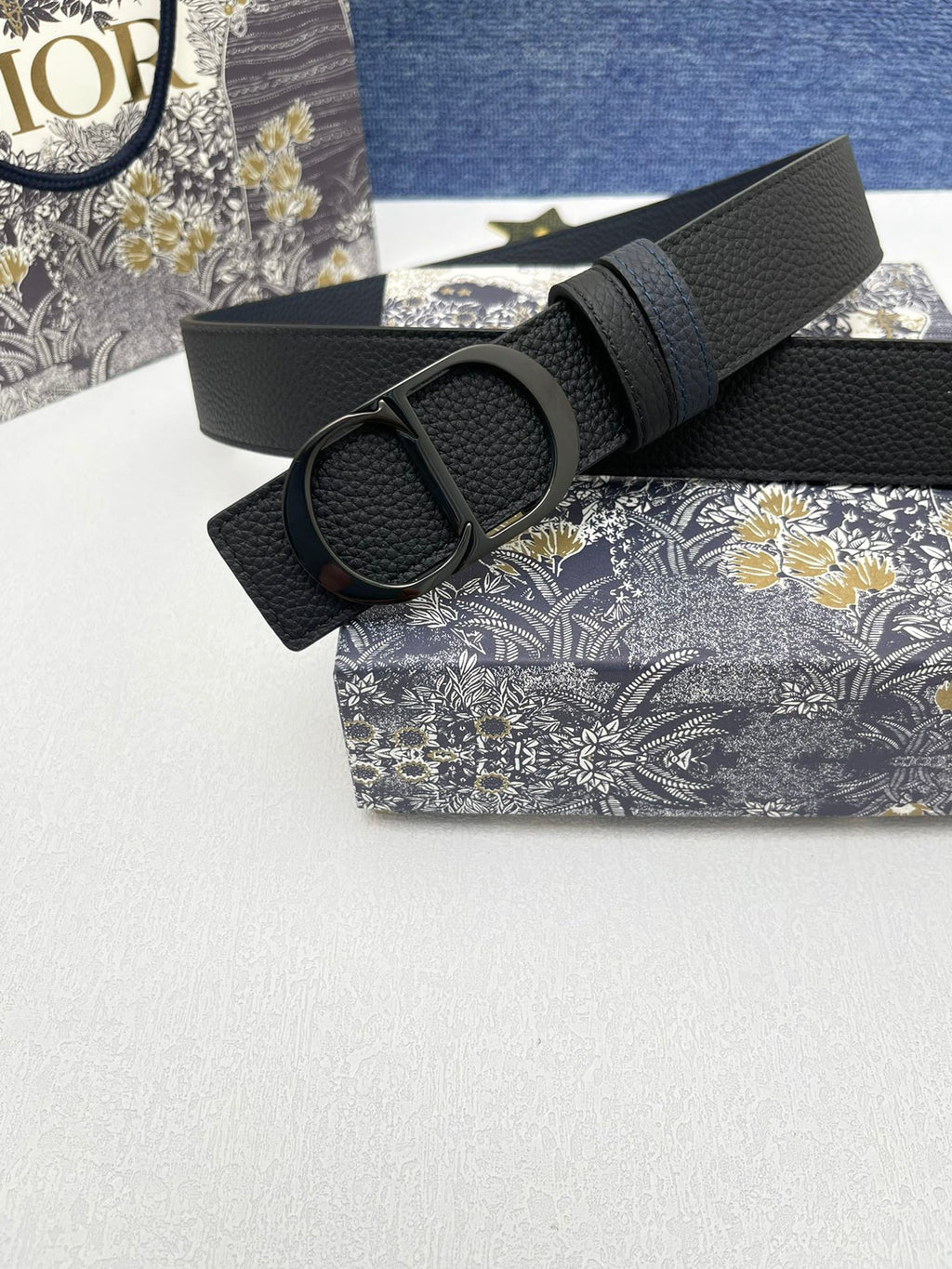 Pre-Owned Dior Men’s Reversible Calfskin Leather Belt with Solid Brass Buckle, 3.5cm Width