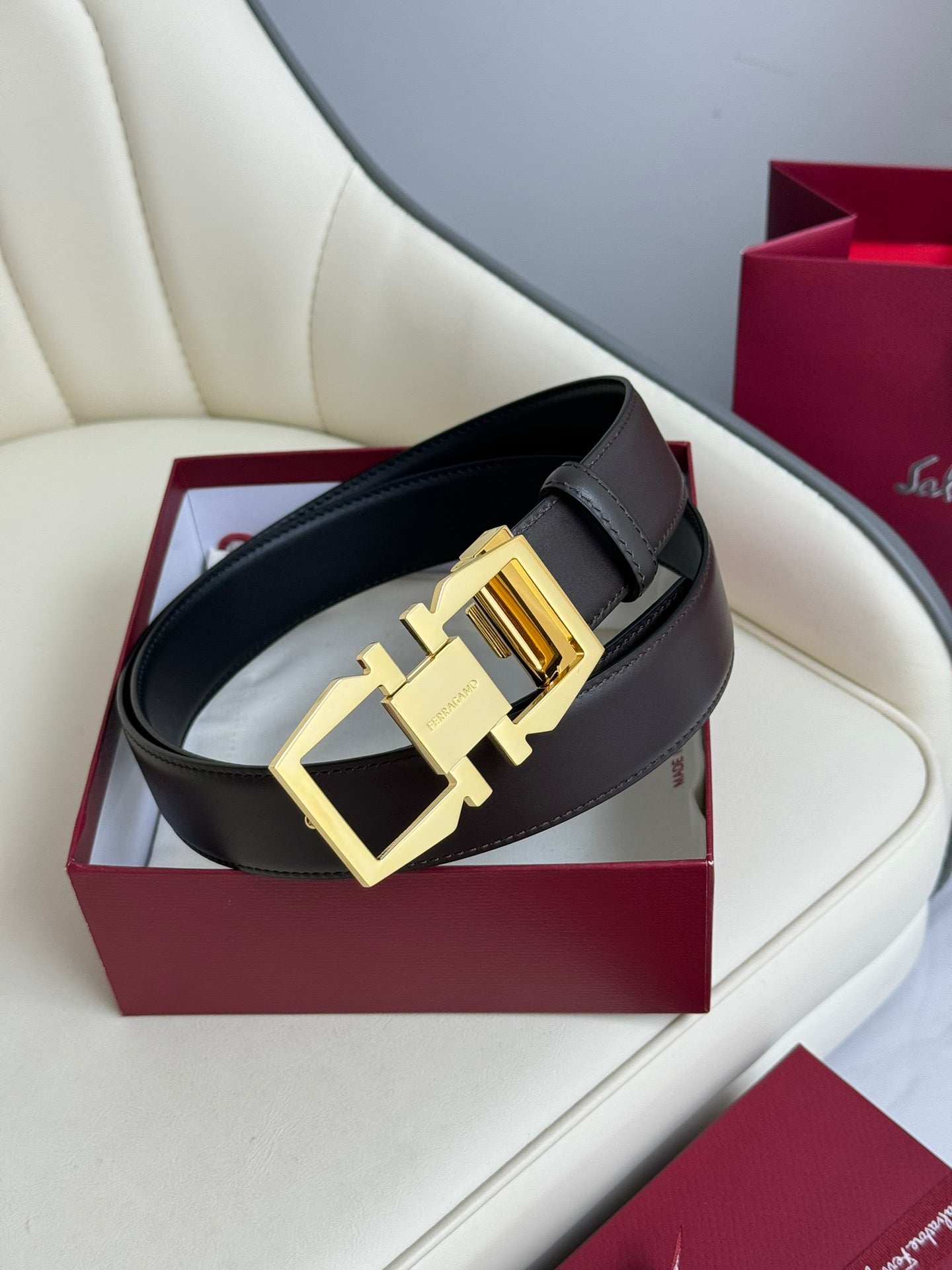 Ferragamo Reversible Leather Belt 3.5cm with Polished Brass Buckle