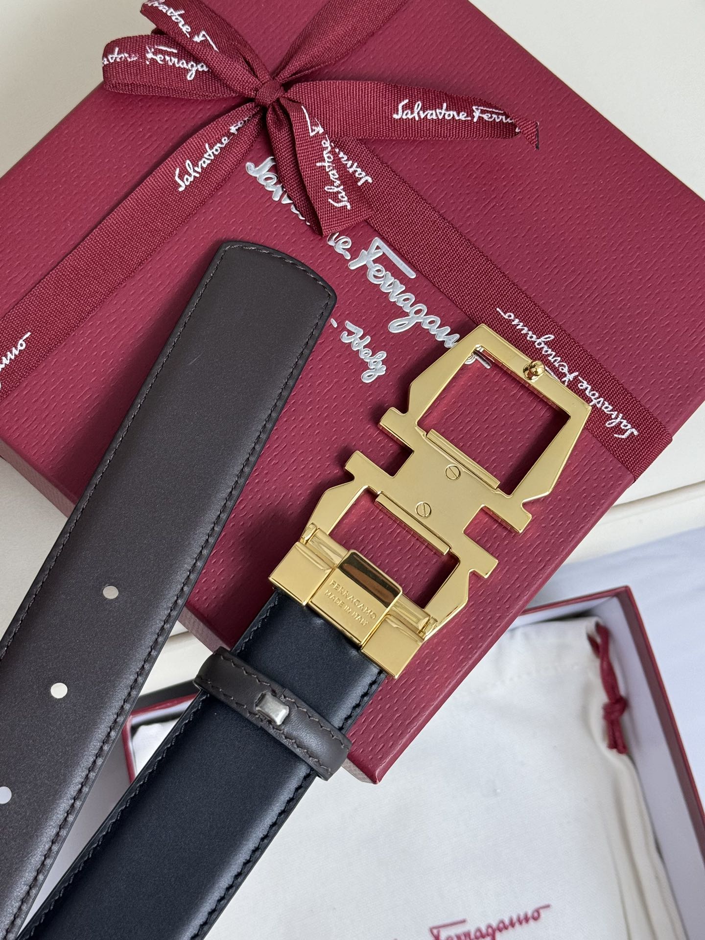 Ferragamo Reversible Leather Belt 3.5cm with Polished Brass Buckle