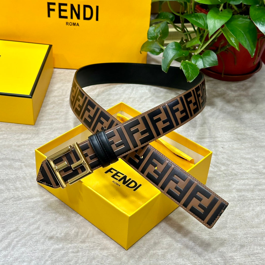 Pre-Owned FENDI FF Logo Wide Leather Belt 40mm