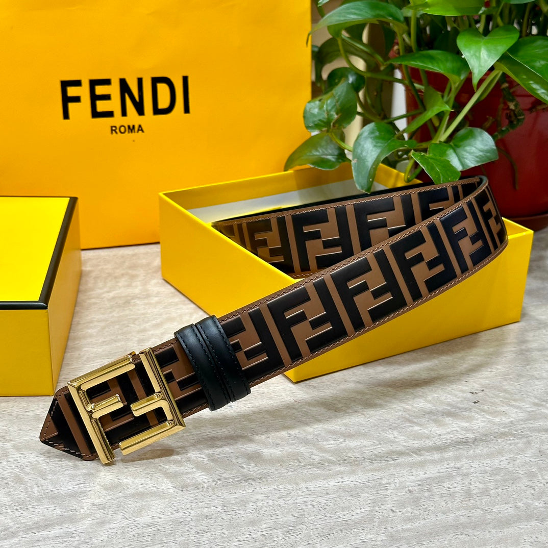 Pre-Owned FENDI FF Logo Wide Leather Belt 40mm