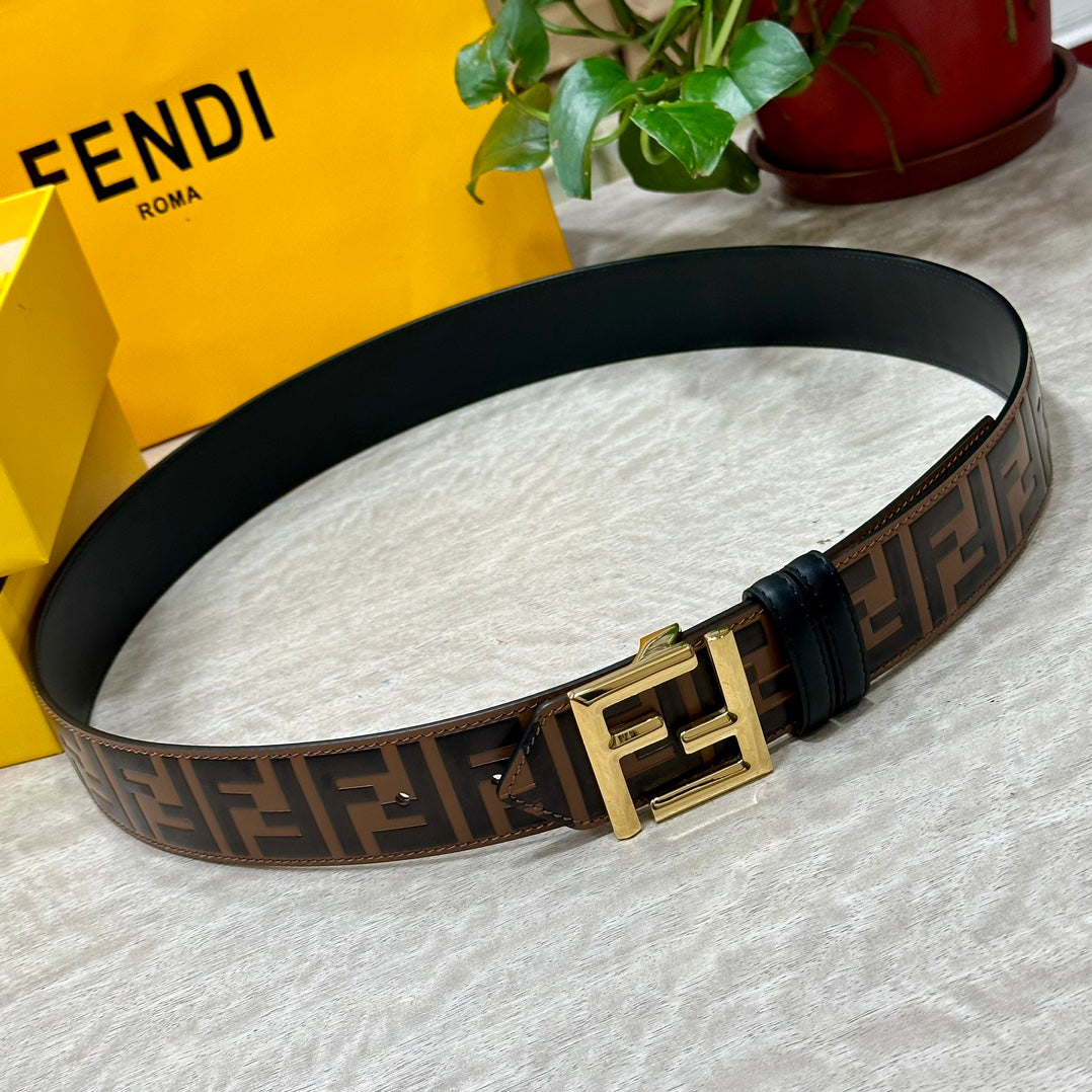 Pre-Owned FENDI FF Logo Wide Leather Belt 40mm