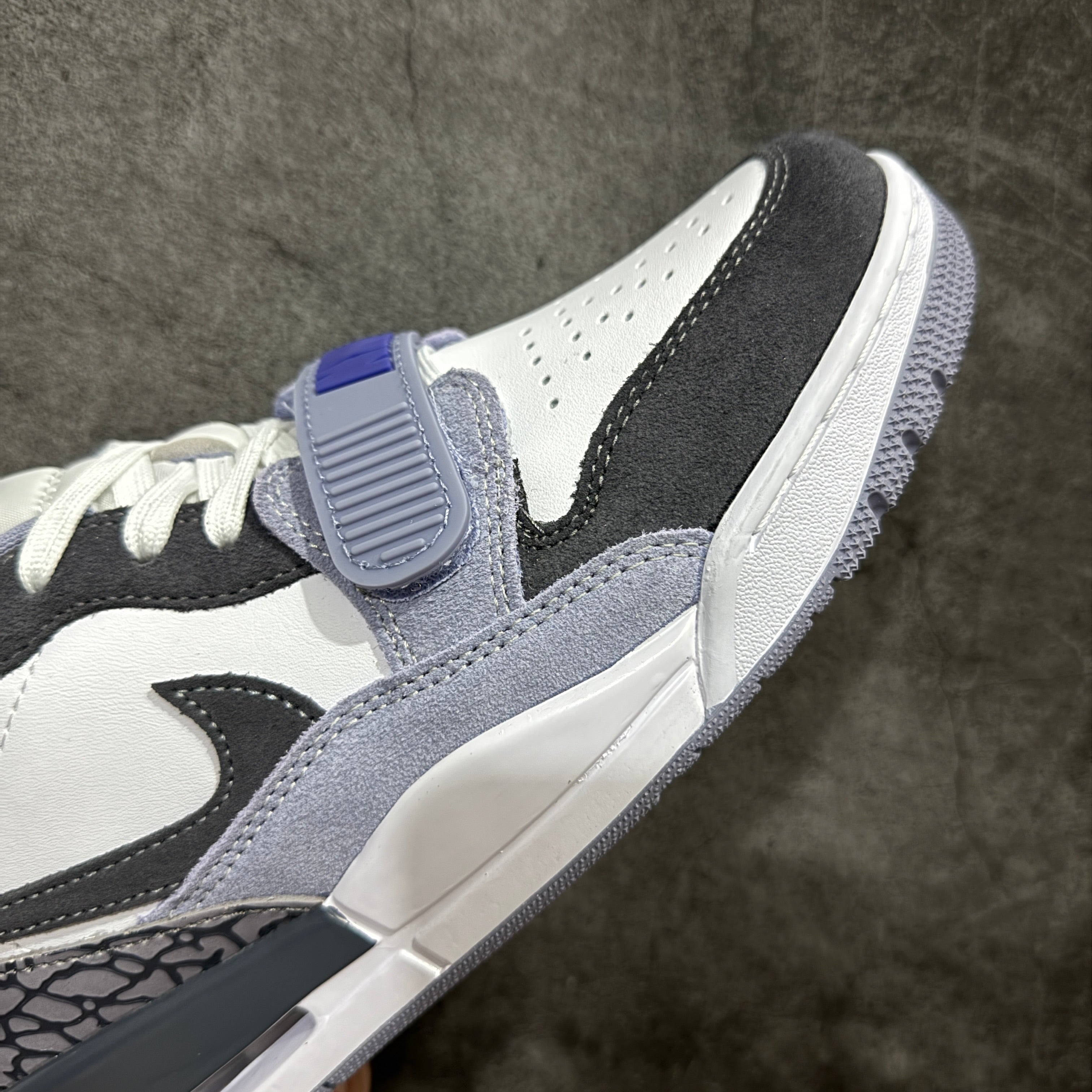 Pre-Owned Air Jordan Legacy AJ312 Low White/Grey/Blue CD7069-108
