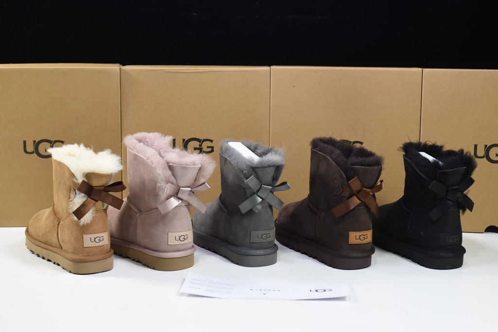 Pre-Owned UGG Classic Sheepskin Winter Boots