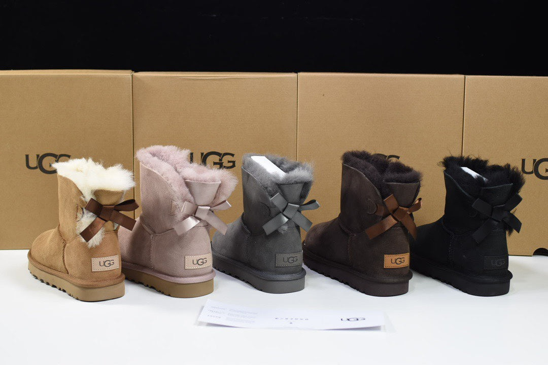 Pre-Owned UGG Classic Sheepskin Winter Boots