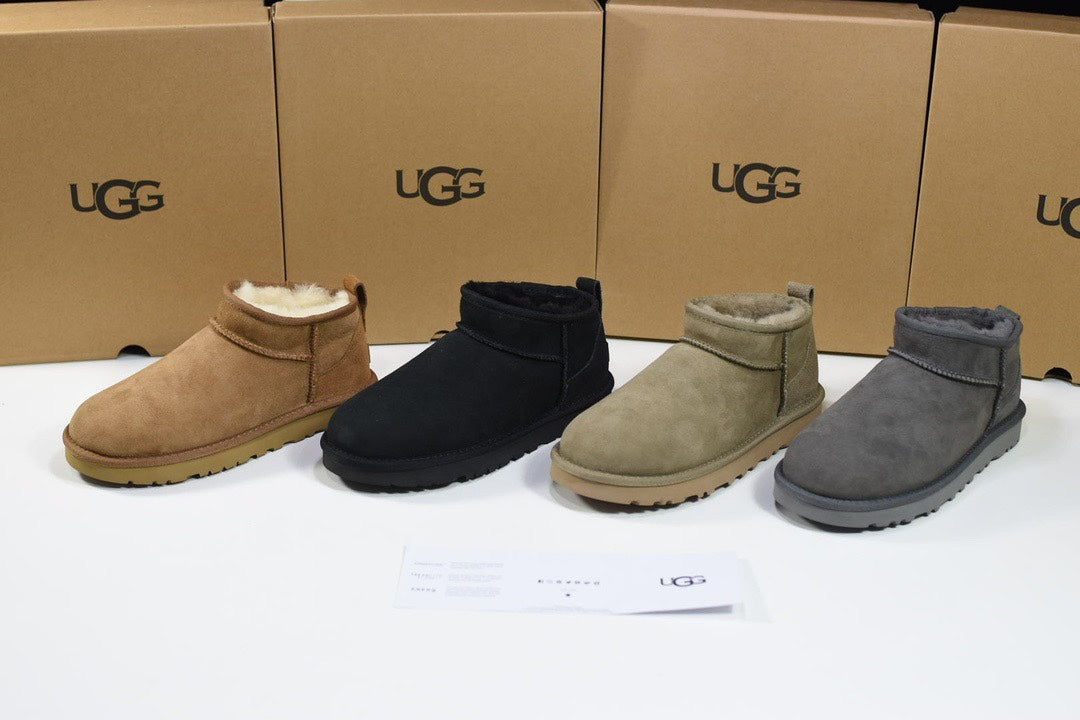Pre-Owned UGG Classic Sheepskin Winter Boots