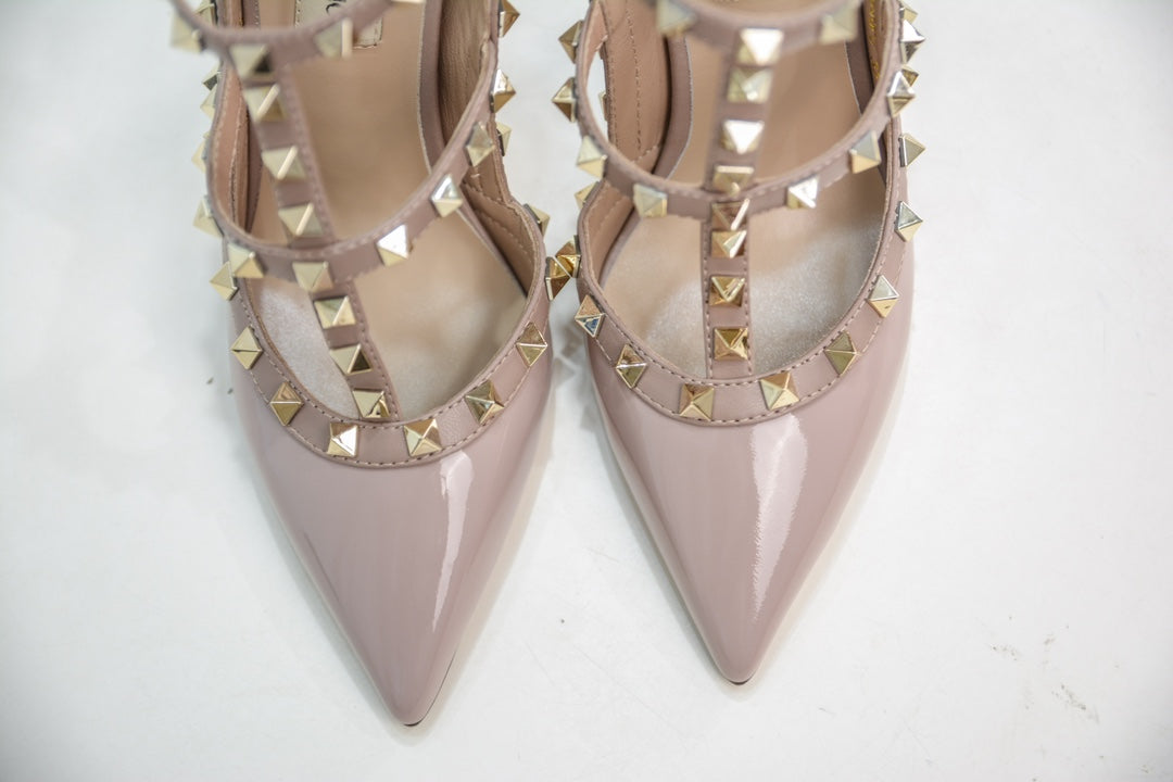 Pre-Owned Valentino Garavani Rockstud Leather Pumps