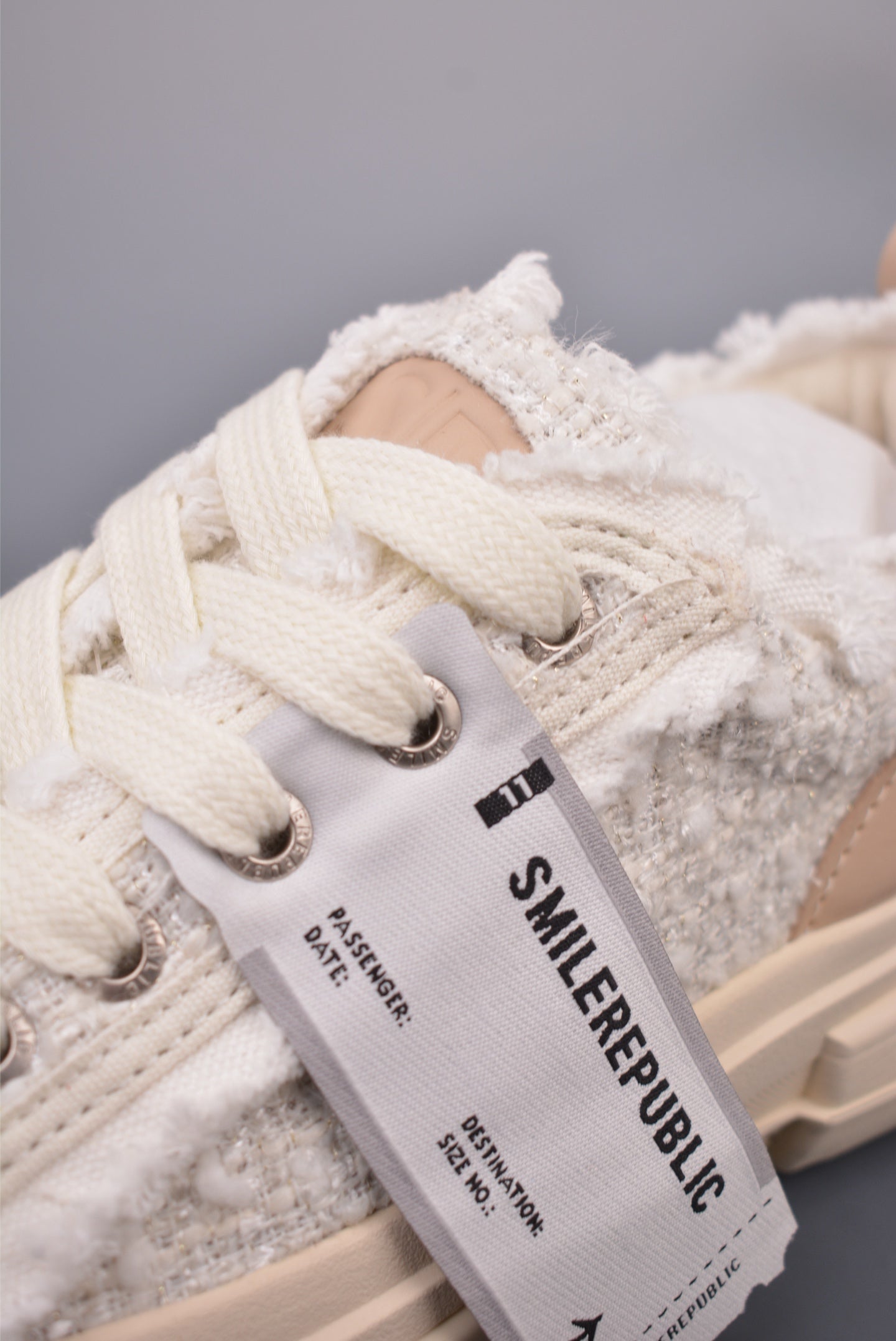 Pre-Owned SMILE REPUBLIC Galaxy-Inspired Canvas Sneakers with 4cm Platform Sole