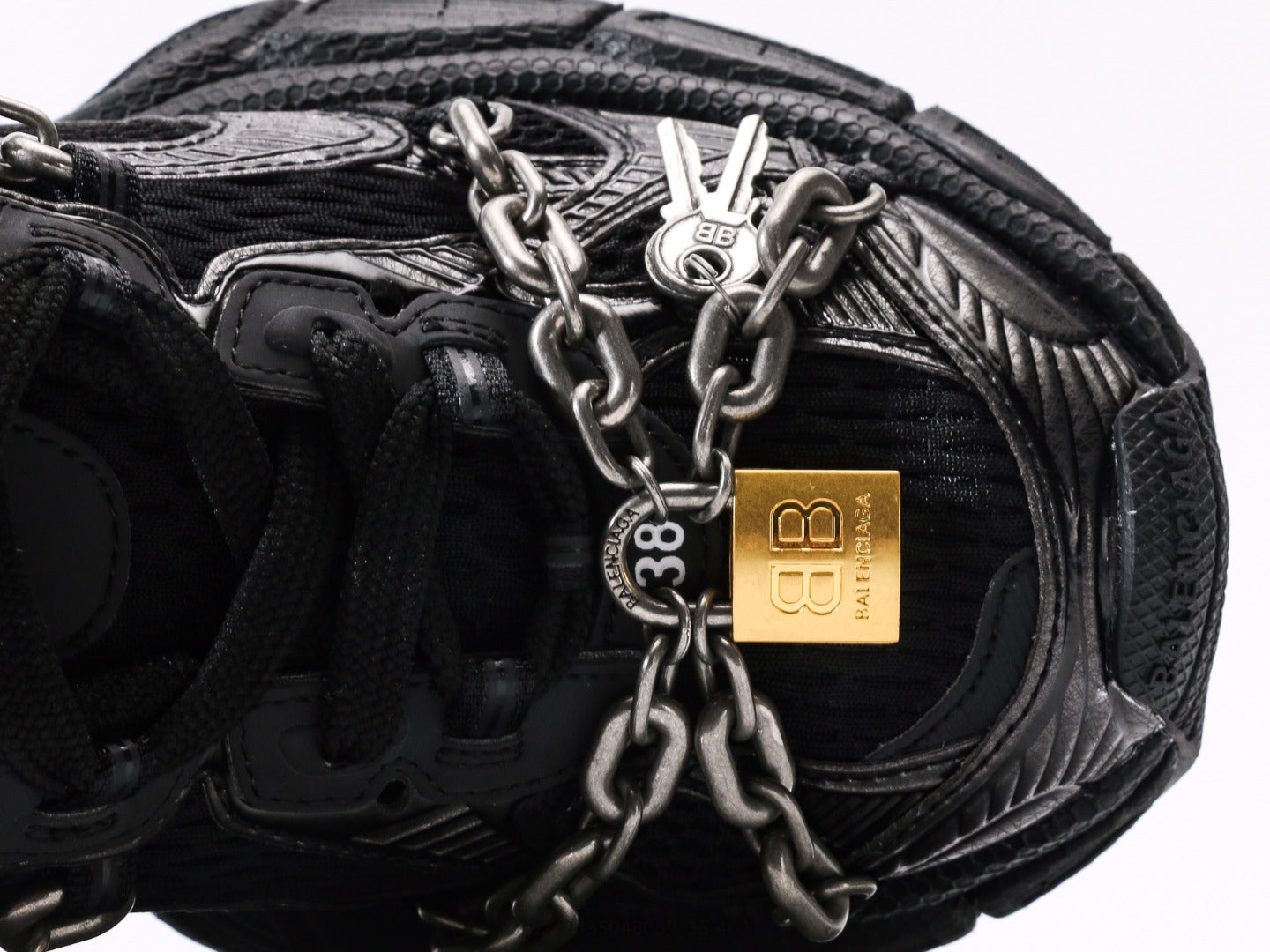 Pre-Owned Balenciaga 3XL Sneakers with Chain Detailing