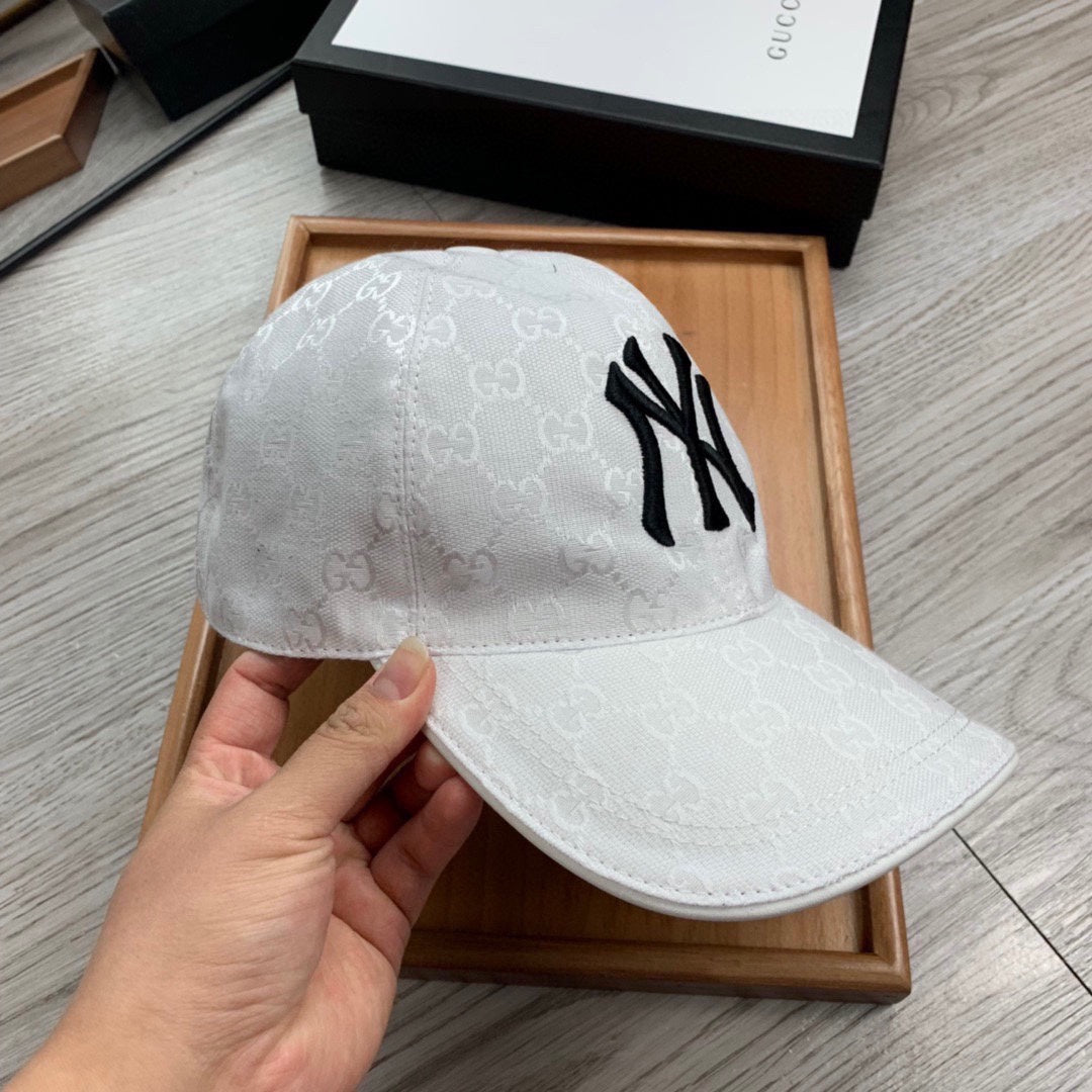Pre-Owned Gucci × NY Yankees Collaboration Baseball Cap