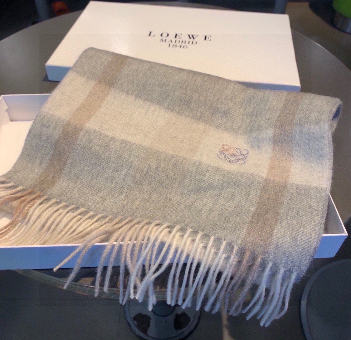 Pre-Owned LOEWE Checked Cashmere Scarf – Beige & Brown, 30×180cm