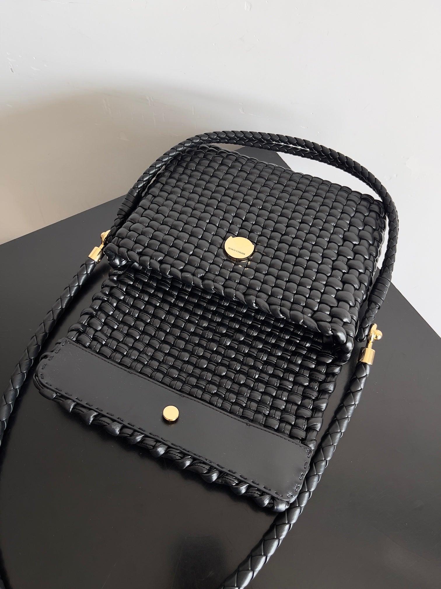 Pre-Owned Bottega Veneta Swing Shoulder Bag Black Woven Leather (Excellent Condition)