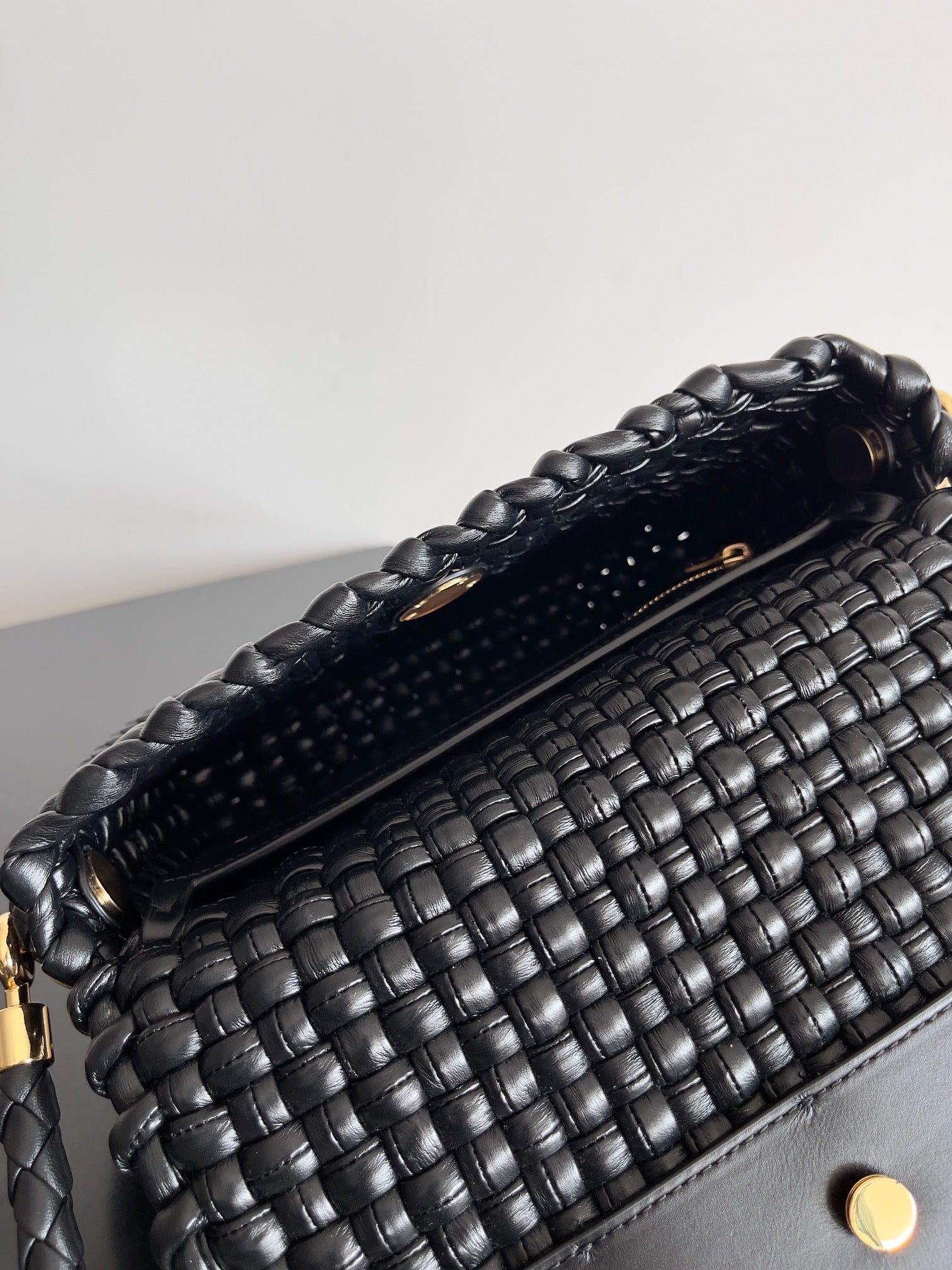 Pre-Owned Bottega Veneta Swing Shoulder Bag Black Woven Leather (Excellent Condition)