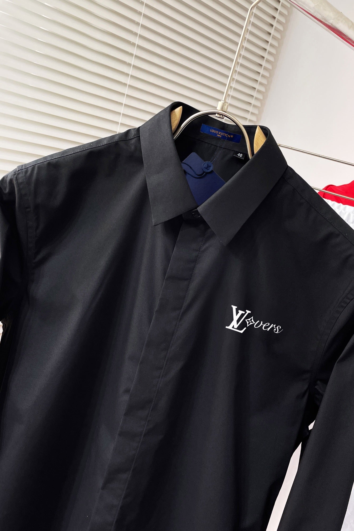 Pre-Owned Louis Vuitton Men’s White Long Sleeve Shirt – Classic Business Casual, Like New