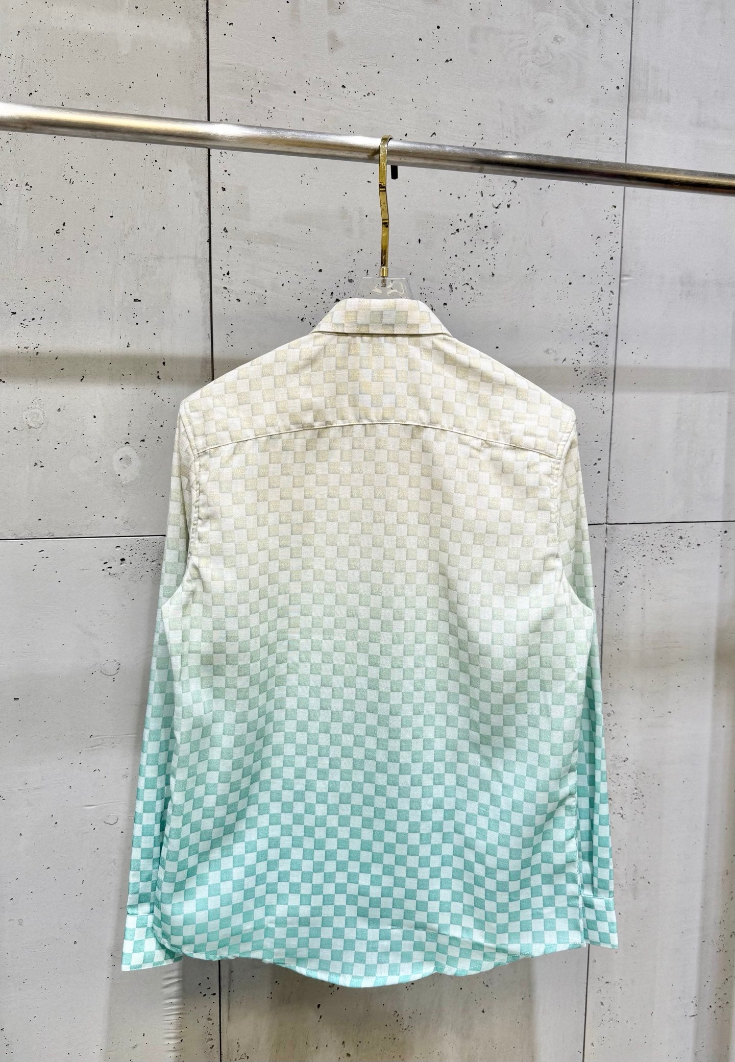Pre-Owned LV Gradient Mosaic Shirt – Luxury Long-Sleeve Button-Up, Premium Fabric, Unisex