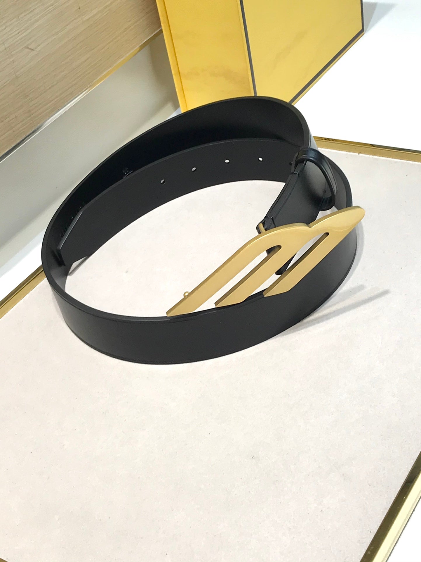 Pre-Owned Balenciaga 35mm Leather Belt – NFC-Enabled Black Waist Belt with Logo Buckle, Fall/Winter Edition