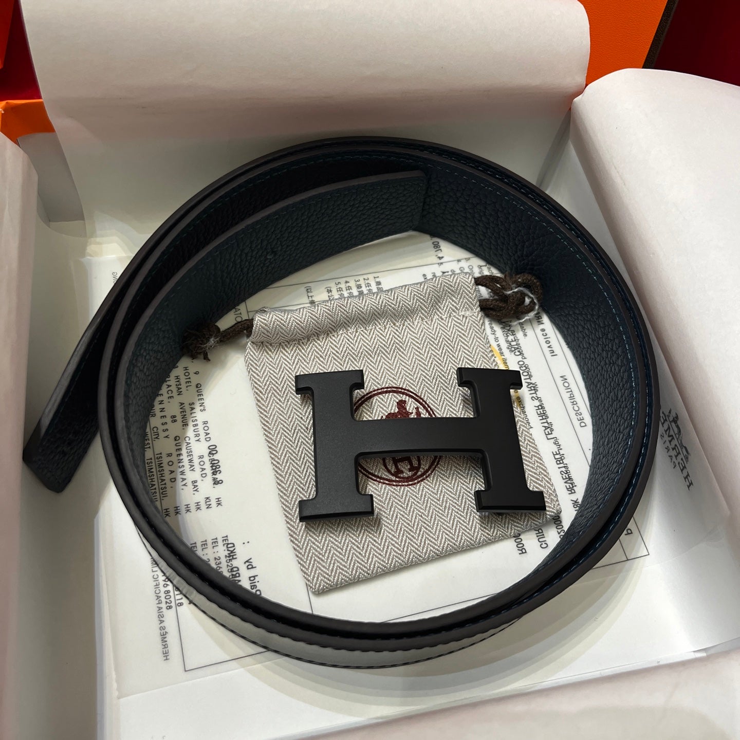 Pre-Owned Hermès Men’s Reversible Leather Belt – 38mm Width, Black H-Buckle, Timeless Classic