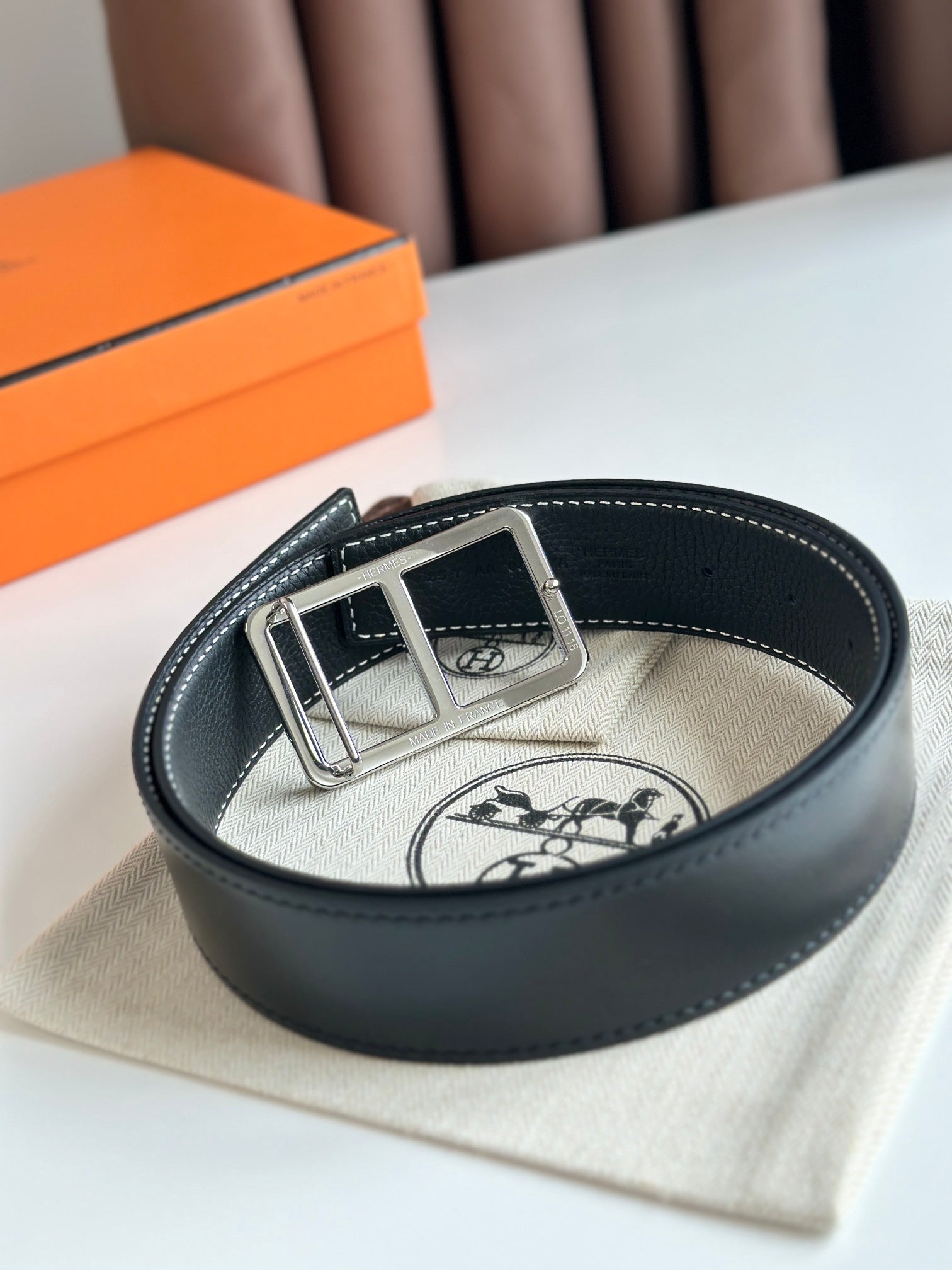 Pre-Owned Hermès Men’s Togo Leather Belt – 38mm Width, Reversible with Classic H Buckle