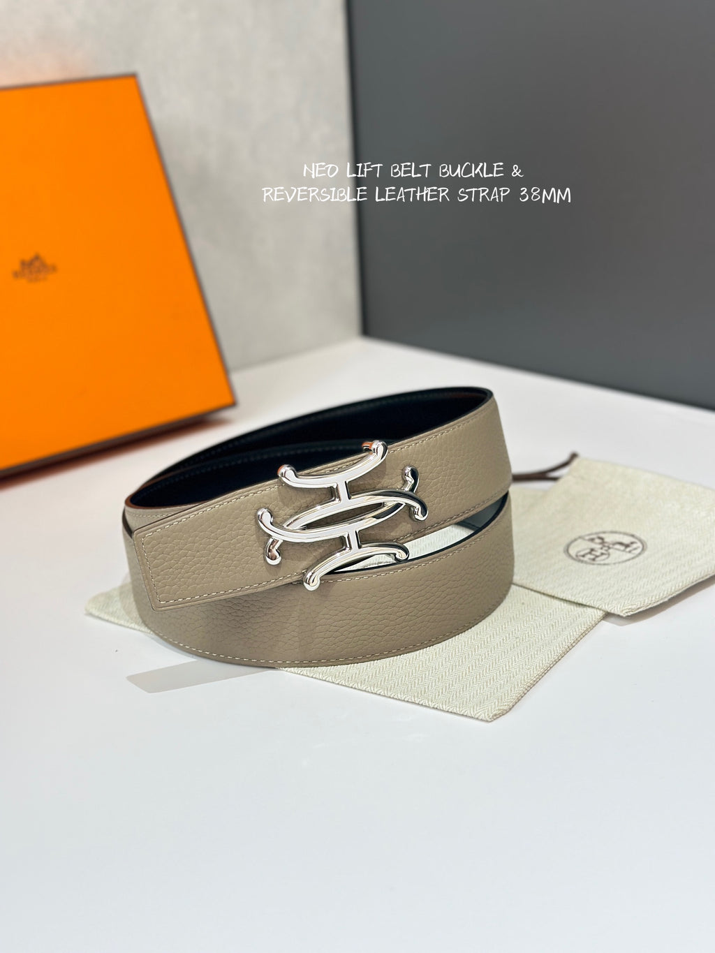 Pre-Owned Hermès Neo Lift Buckle Belt – Reversible Leather Strap, 38mm Width, Classic Luxur