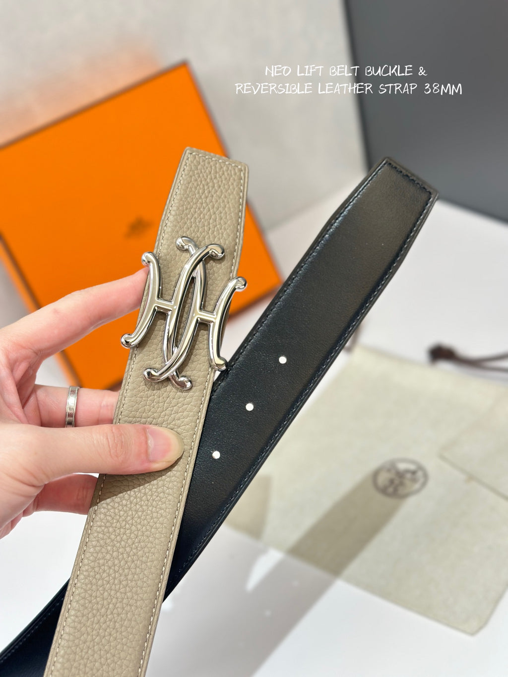 Pre-Owned Hermès Neo Lift Buckle Belt – Reversible Leather Strap, 38mm Width, Classic Luxur