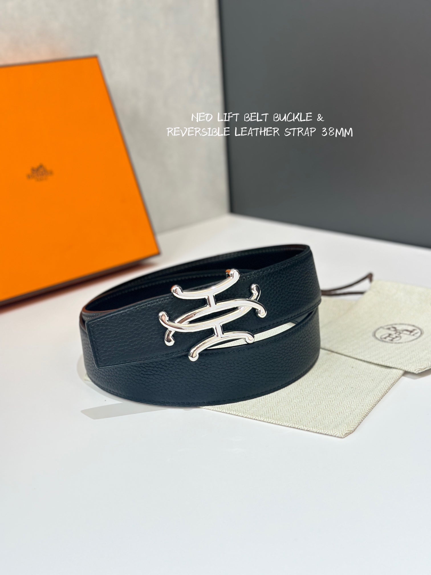 Pre-Owned Hermès Neo Lift Buckle Belt – Reversible Leather Strap, 38mm Width, Classic Luxur