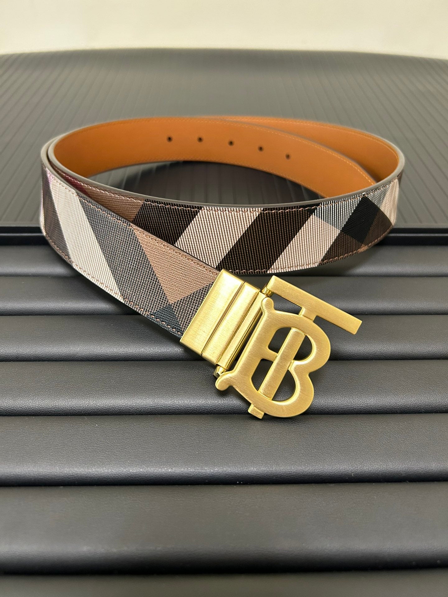 Pre-Owned Burberry London Check Leather Belt with Monogram Logo Buckle, Width 3.5cm