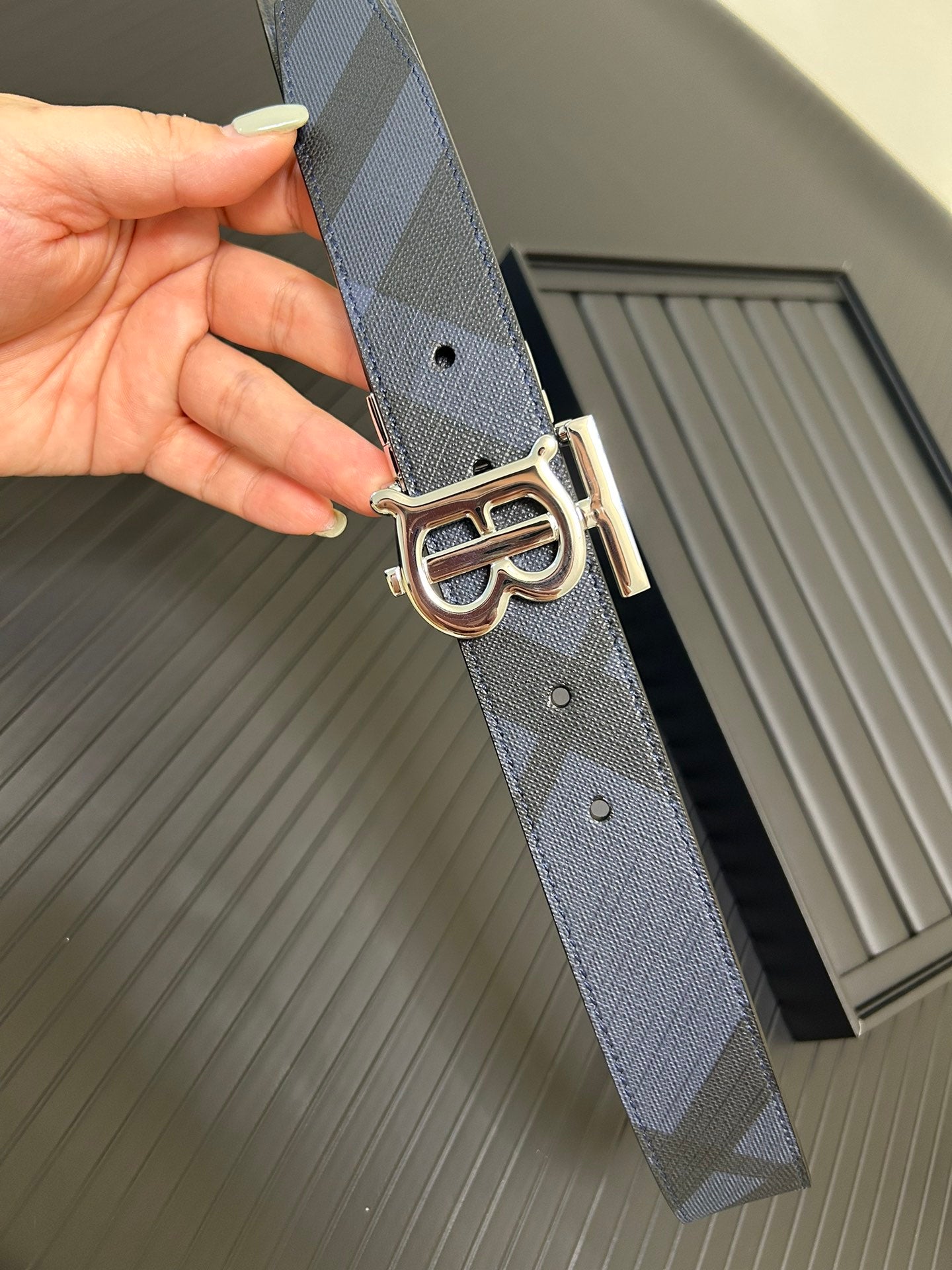 Pre-Owned Burberry London Check Leather Belt with Monogram Logo Buckle, Width 3.5cm