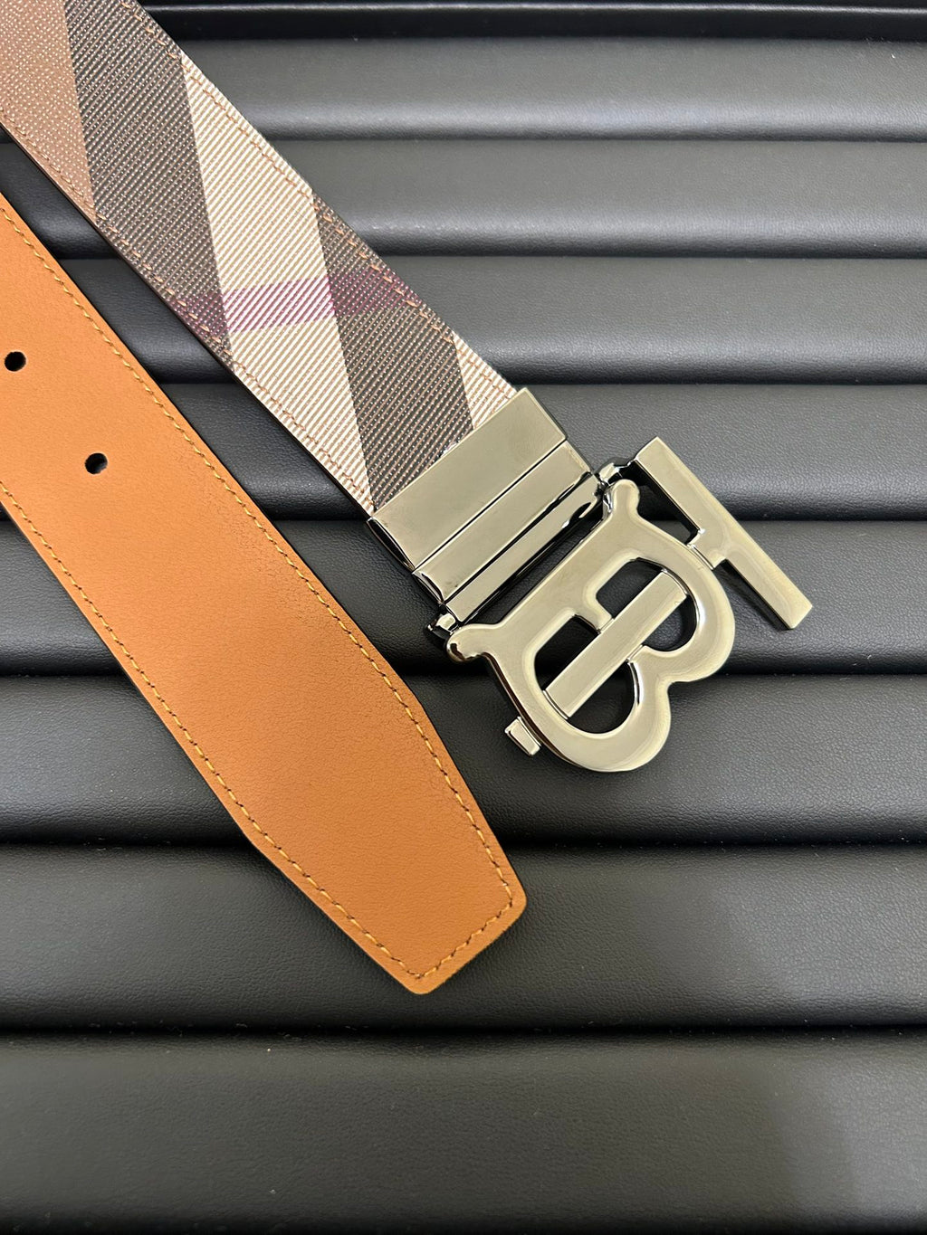 Pre-Owned Burberry London Check Leather Belt with Monogram Logo Buckle, Width 3.5cm