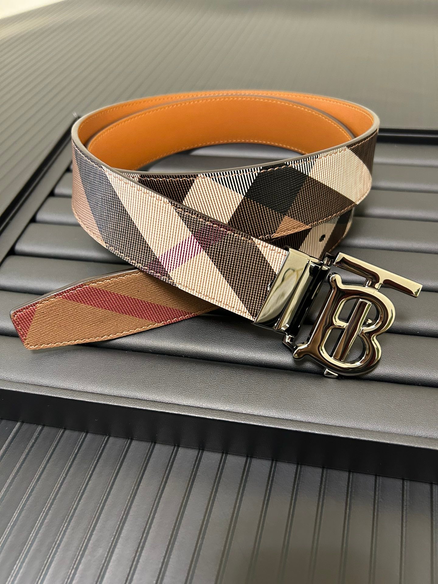 Pre-Owned Burberry London Check Leather Belt with Monogram Logo Buckle, Width 3.5cm