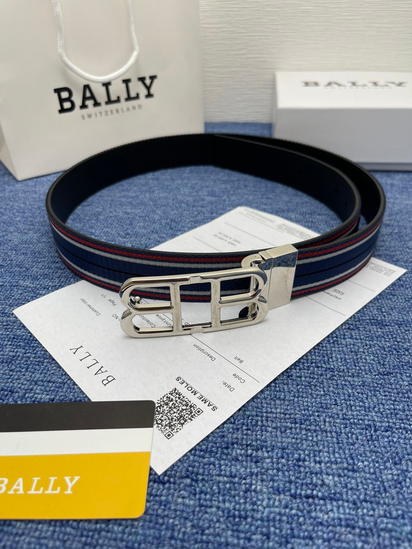 Pre-Owned Burberry Classic Series Leather Belt with Signature Logo Buckle, 3.5cm Width, Reversible