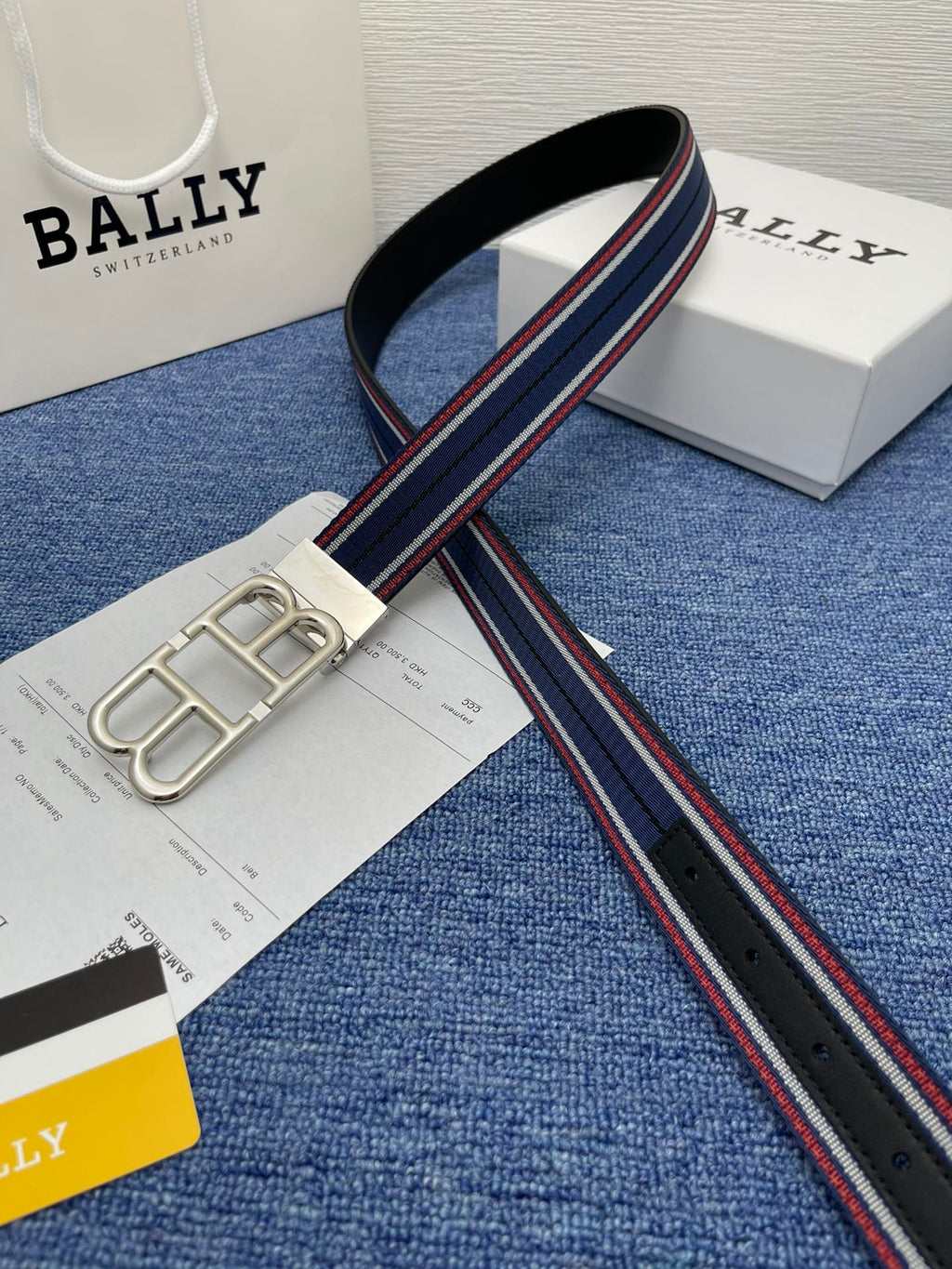 Pre-Owned Burberry Classic Series Leather Belt with Signature Logo Buckle, 3.5cm Width, Reversible