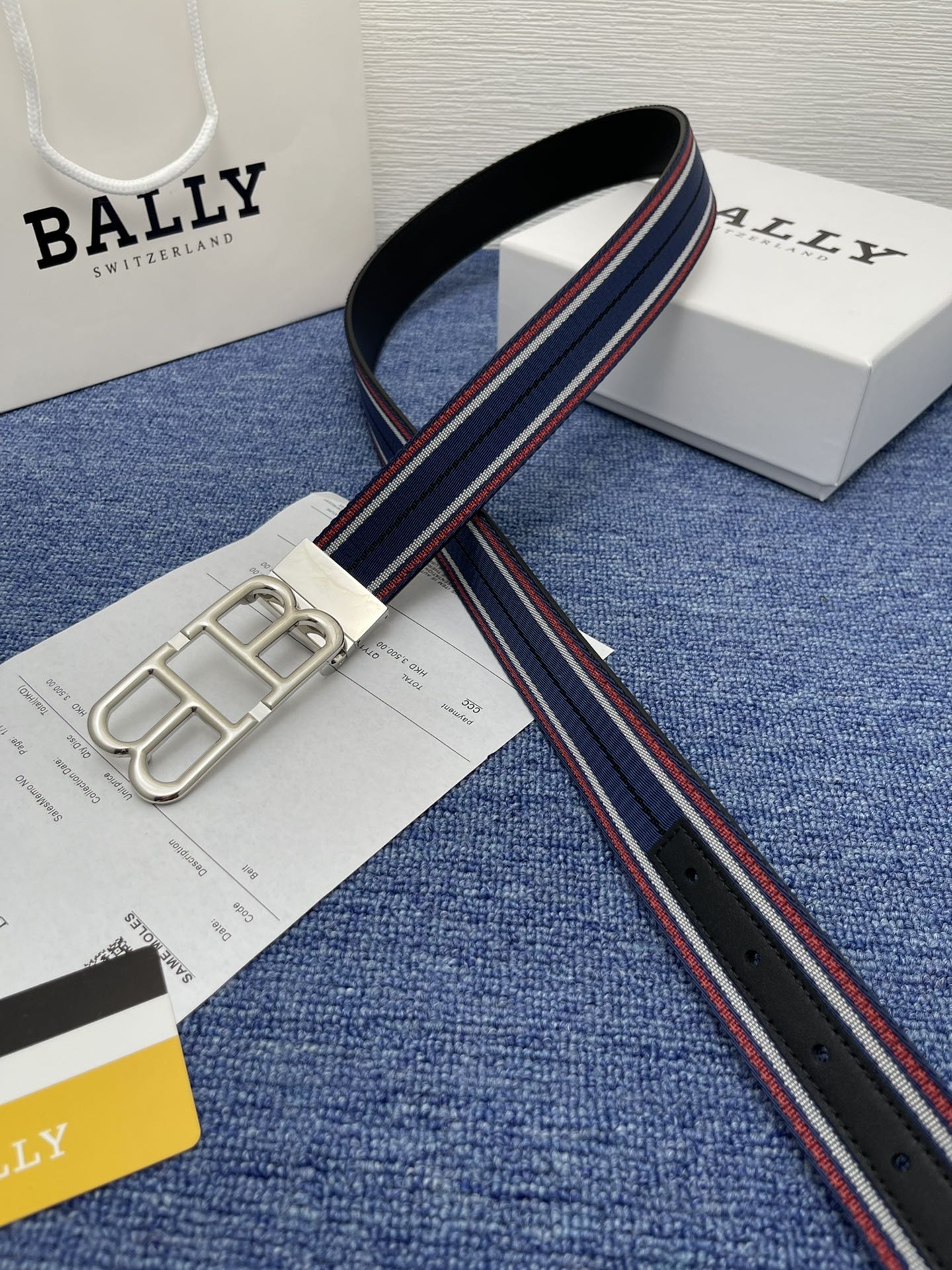 Pre-Owned Burberry Classic Series Leather Belt with Signature Logo Buckle, 3.5cm Width, Reversible
