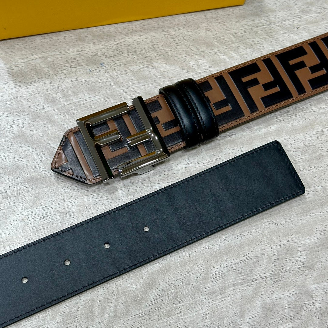 Pre-Owned FENDI FF Logo Wide Leather Belt 40mm