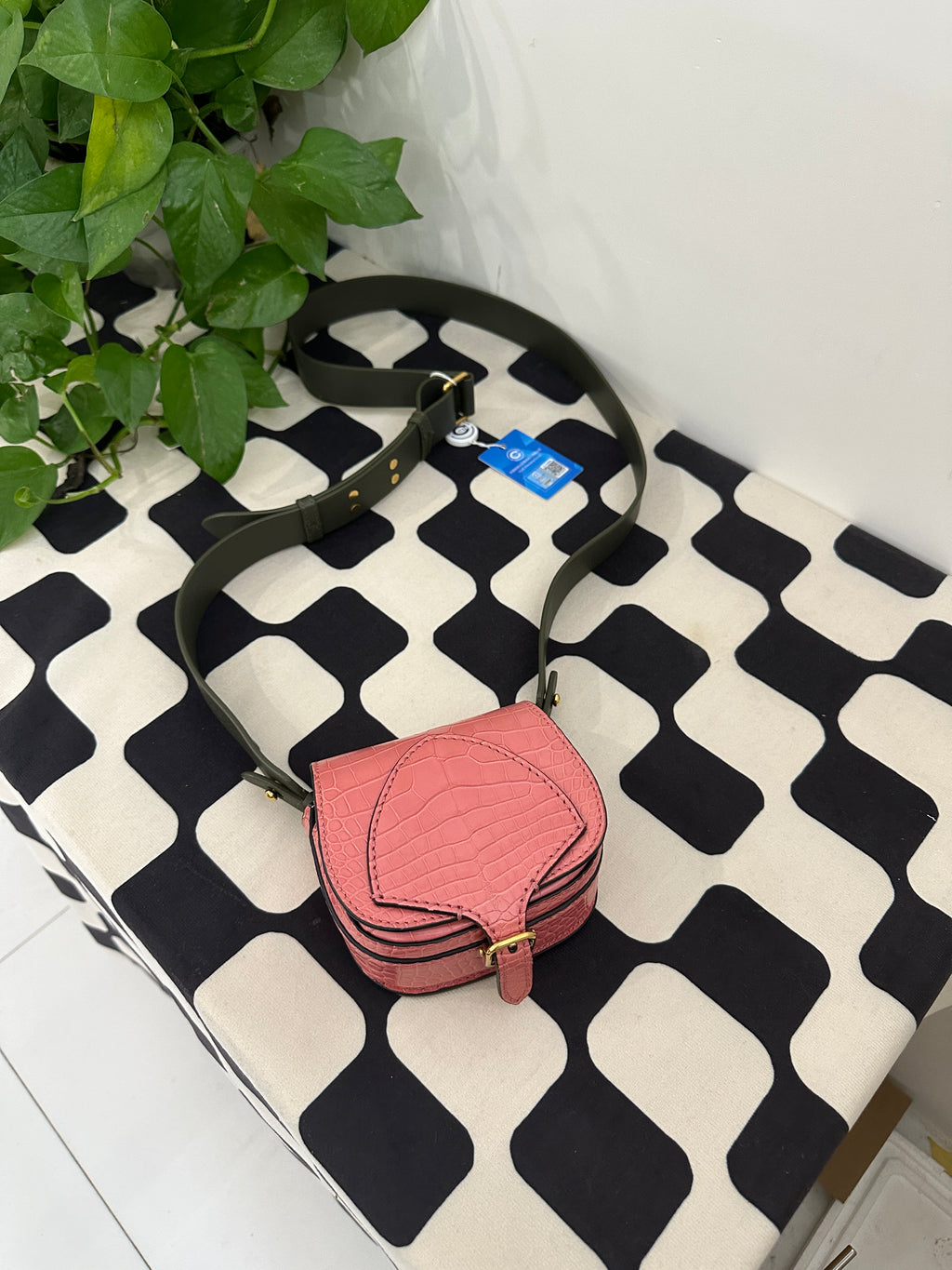 Pre-Owned Burberry Small Crossbody Bag – Rose Pink Leather