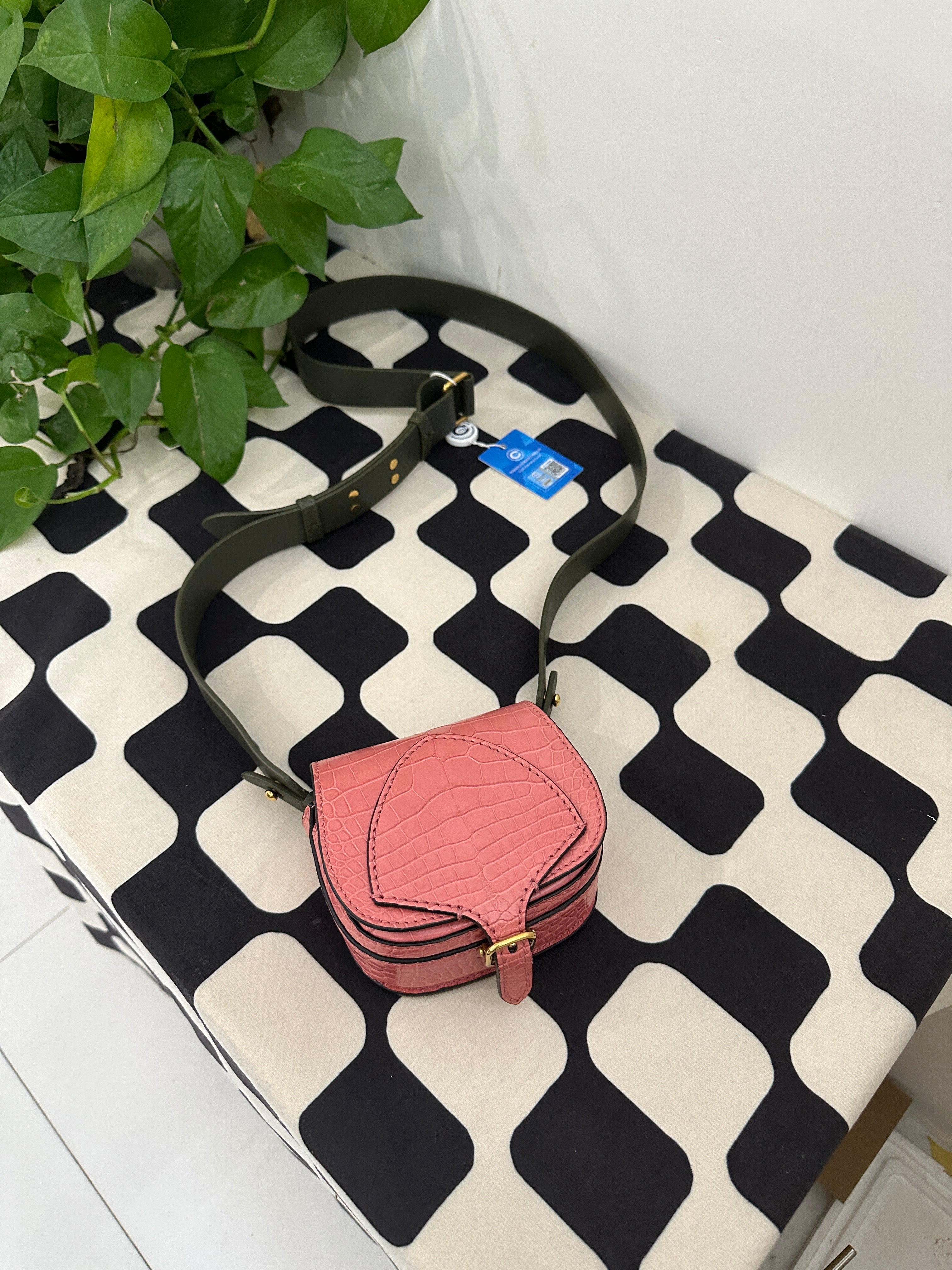 Pre-Owned Burberry Small Crossbody Bag – Rose Pink Leather
